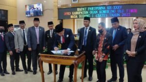 DPRD OKU Timur Sahkan Raperda APBD 2022