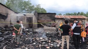 Pekan Sabtu Desa Langkimat Kebakaran, 17 Rumah dan 12 Kios Ludes Dilalap Api