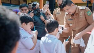 Apresiasi Sikat Gigi Massal, Bobby Nasution : Kesehatan Gigi Penting Dijaga Sejak Usia Dini