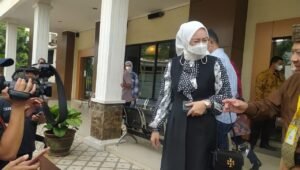 Sidang Gugatan Cerai Bupati Purwakarta Gagal?