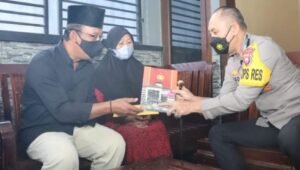 7 Keluarga Korban Tragedi Kanjuruhan Dapat Santunan dari Kapolres Tulungagung