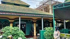 Polwan Cantik Polres Prabumulih Jaga Kamtibmas dan Lalin di Masjid Kala Sholat Jumat