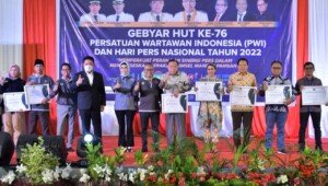PTBA Terima Penghargaan dari PWI Sumsel