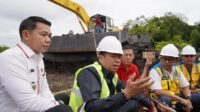Bupati Kapuas Hulu Dampingi Ketua Komisi V DP RI Tinjau Normalisasi Danau di Kota Putussibau