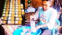 Di Tengah Kenaikan Harga Bahan Baku, Roti Gabin Tape Aldhena Muara Dua Tetap Bertahan