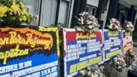 Hiasan Bunga Ucapan Penuhi Kantor Bapenda Purwakarta