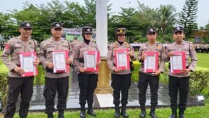 Tekan Berita Negatif Lewat Medsos, Enam Personel Sie Humas Terima Reward