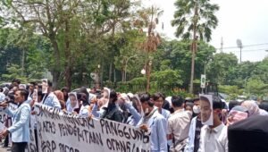 Bela Mahasiswa UIN Raden Fatah Korban Kekerasan, Anggota DPRD Sumsel Didemo