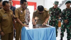 Bupati Kapuas Hulu Resmikan Gedung DPMPTSP
