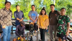Peduli Nelayan di Kapuas Hulu, Yessi Melania Bantu Pelayanan Permesinan Kapal