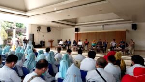Ratusan Nakes Temui Pj Bupati OKU, Teddy: Kita Sanksi Tegas Oknum Dinkes yang Lalai