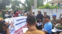 Geruduk Kantor PMD Labuhanbatu, Warga Desa Tebing Linggahara Minta Pilkades Dibatalkan