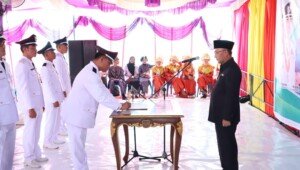 Pulang Kampung, Pj Bupati Apriyadi Beri Arahan Kades Terpilih