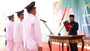 Pj Bupati Muba Lantik Tiga Kades Terpilih di Kecamatan Batang Hari Leko