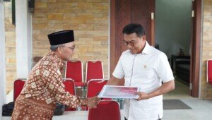 Temui Kepala Staf Kepresidenan Moeldoko, Pj Bupati Apriyadi Laporkan Ilegal Drilling di Muba