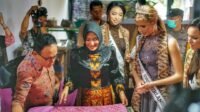 Promosikan Batik Gajahmada Tulungagung Dikancah Internasional, Owner Ike Yulianasari Apresiasi Kunjungan Miss Universe