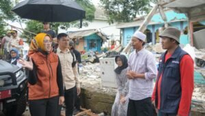 Momen Keakraban Bupati Purwakarta bersama Warga Terdampak Gempa di Cianjur