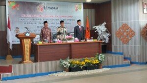 Asisten I Sekda Mewakili Bupati Batanghari Hadiri Pelantikan Panwascam