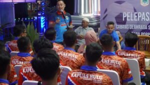 Wakil Bupati Kapuas Hulu Lepas Kontingen Atlet Cabor Sepak Bola Porprov XIII