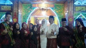 Bersama Istri, Bupati MFA Hadiri pembukaan MTQ di Kota Sungai Penuh