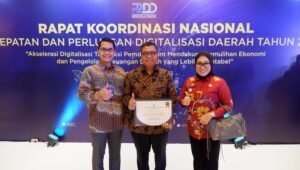 Pemprov Sulbar Raih Penghargaan TP2DD Terbaik
