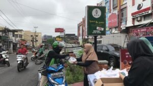 Jumat Berkah, Bunda Rayya Bagikan Sarapan Gratis