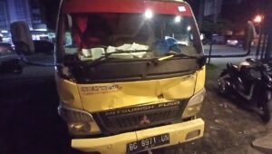 Lawan Arah, Mobil Box Tabrak Sepeda Motor