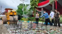Polres Tulungagung Musnahkan Ribuan Botol Miras, Narkoba, dan Knalpot Brong