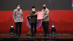 Polri Raih Penghargaan Pada Peringatan Hari HAM Sedunia ke-74 Tahun 2022