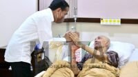 Presiden Jokowi Jenguk Wakil Presiden RI ke-6 di RSPAD Gatot Soebroto