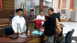 Advokat Muhammad Aminuddin SH Serahkan Berkas Calon DPD RI Dapil Sumsel ke KPU Sumsel