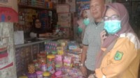 Disdagperin Sisir Warung, BPOM Ambil Sample