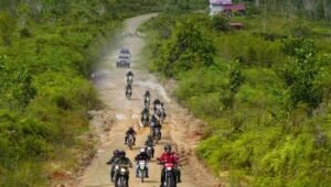 Tinjau Progres Pembangunan di Desa Tapang Da’an, Bupati Kapuas Hulu : Selain Pembangunan Infrastruktur Jalan Dibangun Jaringan Telekomunikasi Pembangunan Tower