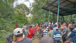 PT Dutanusa Lestari Dukung Kerarifan Lokal Begelak atau Puja Tanah di Desa Lemedak Kabupaten Kapuas Hulu