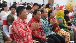 Sekretaris Daerah Kabupaten Kapuas Hulu Menghadiri Peringatan Hari Ibu Ke 94