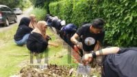 Relawan GMC Lubuklinggau Bersama Puluhan Milenial Galakkan Aksi Bersih-Bersih Lingkungan