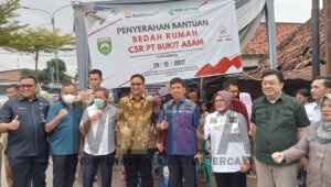 PTBA Beri Bantuan Bedah Rumah untuk 4 Unit Hunian Tak Layak Huni