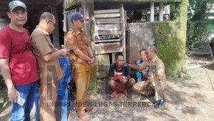 Sambangi Korban Kebakaran, Camat Lawet Salurkan Bantuan
