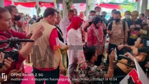 Mensos Risma Gelontorkan Bansos ke Disabilitas Kecamatan Sendang