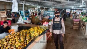 Bhabinkamtibmas Polsek Betung Patroli Pasar Pagi