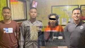 Asyik Nikmati Malam Minggu di Alun-Alun Tulungagung, Pemuda Bawa Sajam Dicokok Polisi