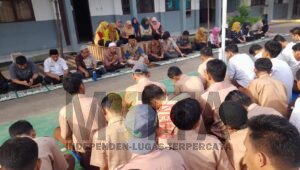 Tingkatkan Iman dan Taqwa, SMAN 1 Rawamerta Gelar Jumat Mengaji