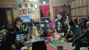 Mahasiswa KKN UIN Palembang di Muara Enim Gelar Yasinan