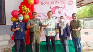 Danramil 404-02 PBM Kunjungi Warga Rayakan Imlek