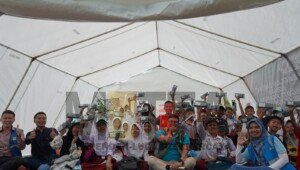 Berbagi Kebahagiaan dengan Anak-anak Penyintas Gempa Cianjur, Pegawai PLN Mengajar di Sekolah Darurat