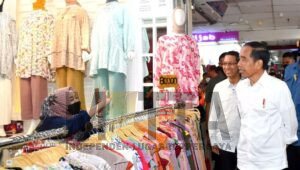 Pastikan Aktivitas Perekonomian Sektor Riil Berjalan Baik, Presiden Jokowi Tinjau Pasar Tanah Abang Jakarta