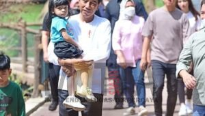 Cuti Bersama Imlek, Presiden Jokowi Ajak Cucu Kunjungi Solo Safari