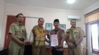 Berikan Surat Tugas Plt Kepala Sekolah, Ini Harapan Kadisdikpora Tulungagung