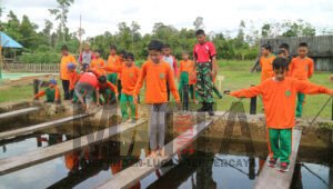 213 Siswa SDIT Insan Mulia Putussibau Ikuti Kegiatan Outbound di Mako Yonif Raider Khusus 644/Wls