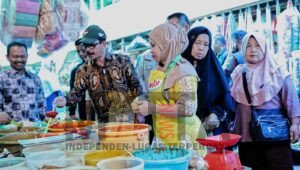 Tinjau Harga Pasar Akibat Inflasi, Pj Bupati Aceh Tamiang Sebut Harga Bahan Pokok Stabil